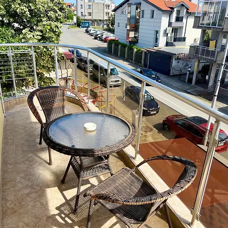 ゲストハウス теодора