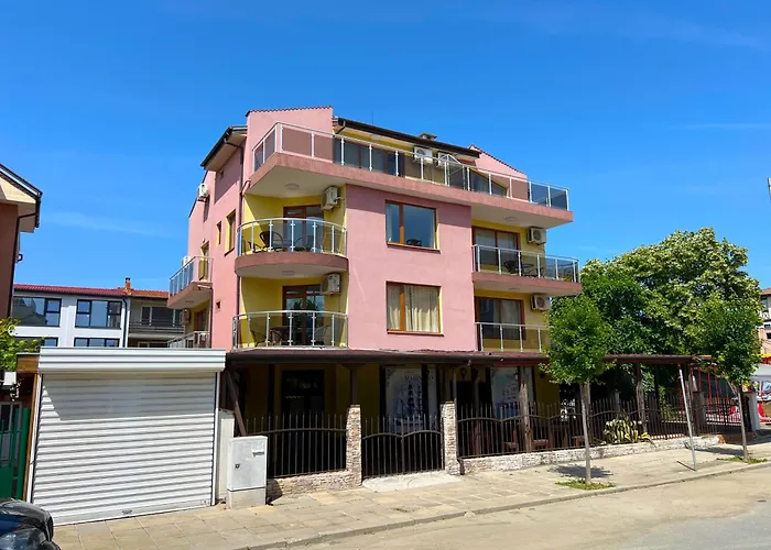 теодора 2* ツァレヴォ