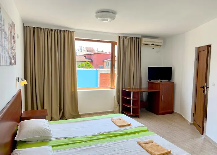 теодора ゲストハウス ツァレヴォ